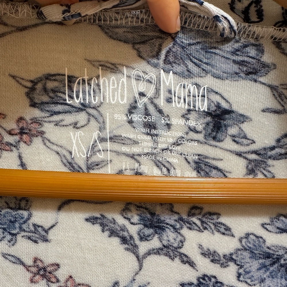 NWT Latched Mama Robe in Size XS/S - Picture 2 of 4